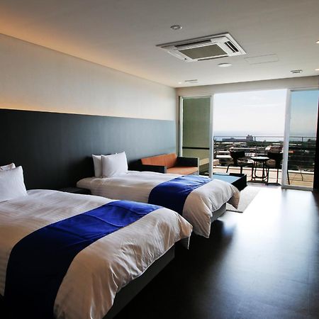 Transit Overnight Hotel Yomitan Exterior foto